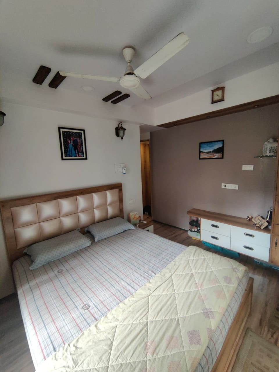 2 BHK Semi Furnished in Aashirwad CHS , Andheri West